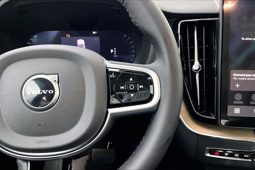 2026 Volvo XC60 B5 Plus