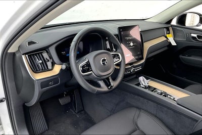 2026 Volvo XC60 B5 Plus