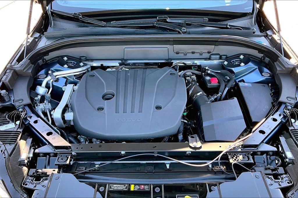 2026 Volvo XC60 B5 Plus