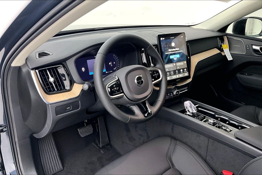 2026 Volvo XC60 B5 Plus