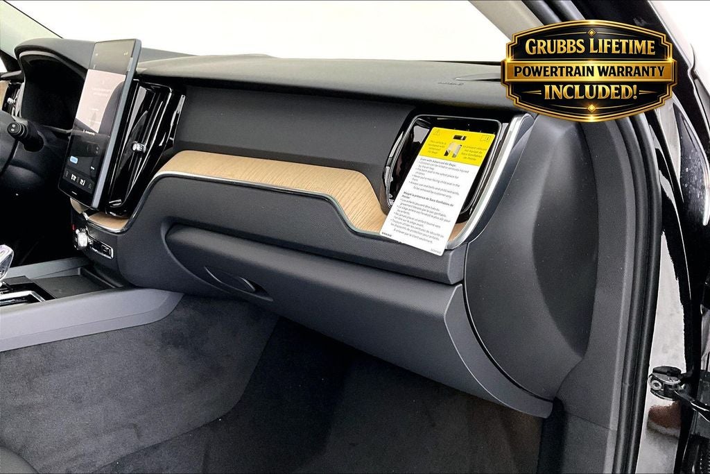 2026 Volvo XC60 B5 Plus