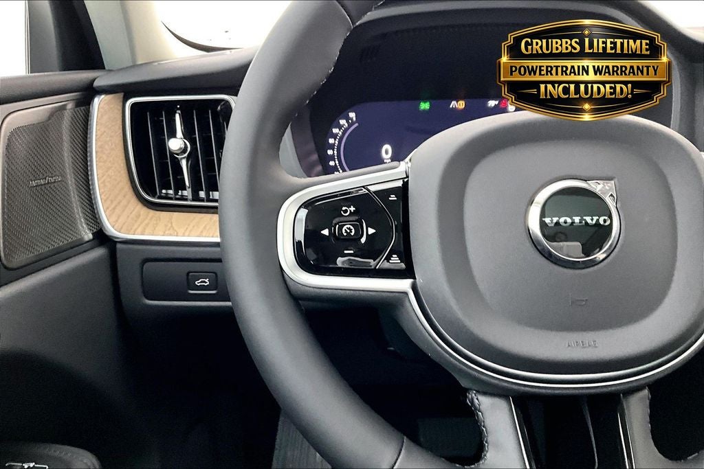 2026 Volvo XC60 B5 Plus