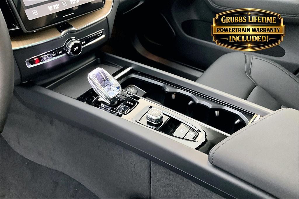 2026 Volvo XC60 B5 Plus