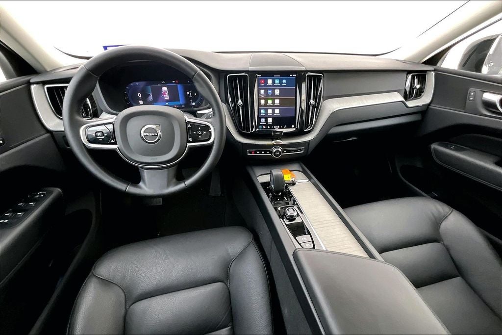 2025 Volvo XC60 B5 Plus
