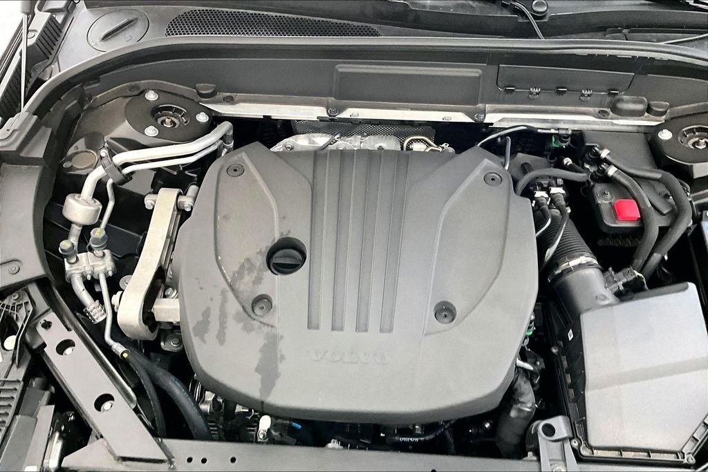 2025 Volvo XC60 B5 Plus