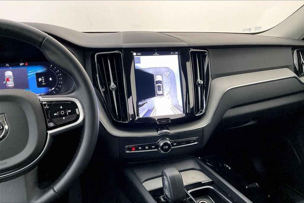 2025 Volvo XC60 B5 Plus