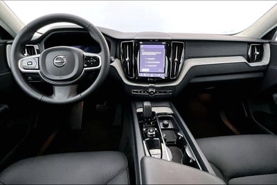 2025 Volvo XC60 B5 Plus