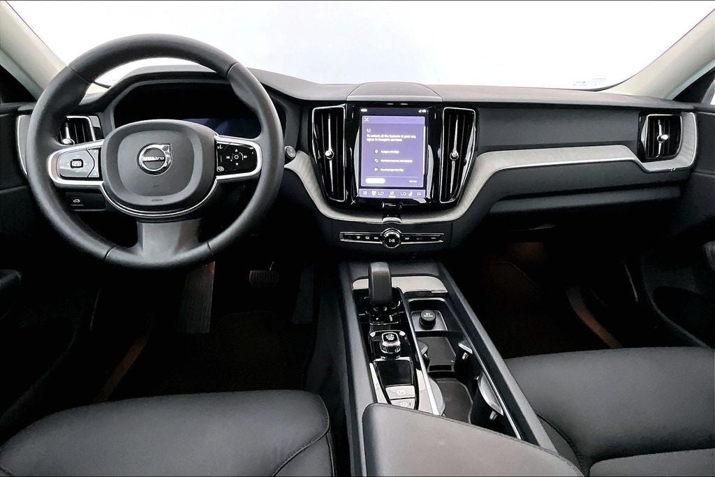 2025 Volvo XC60 B5 Plus