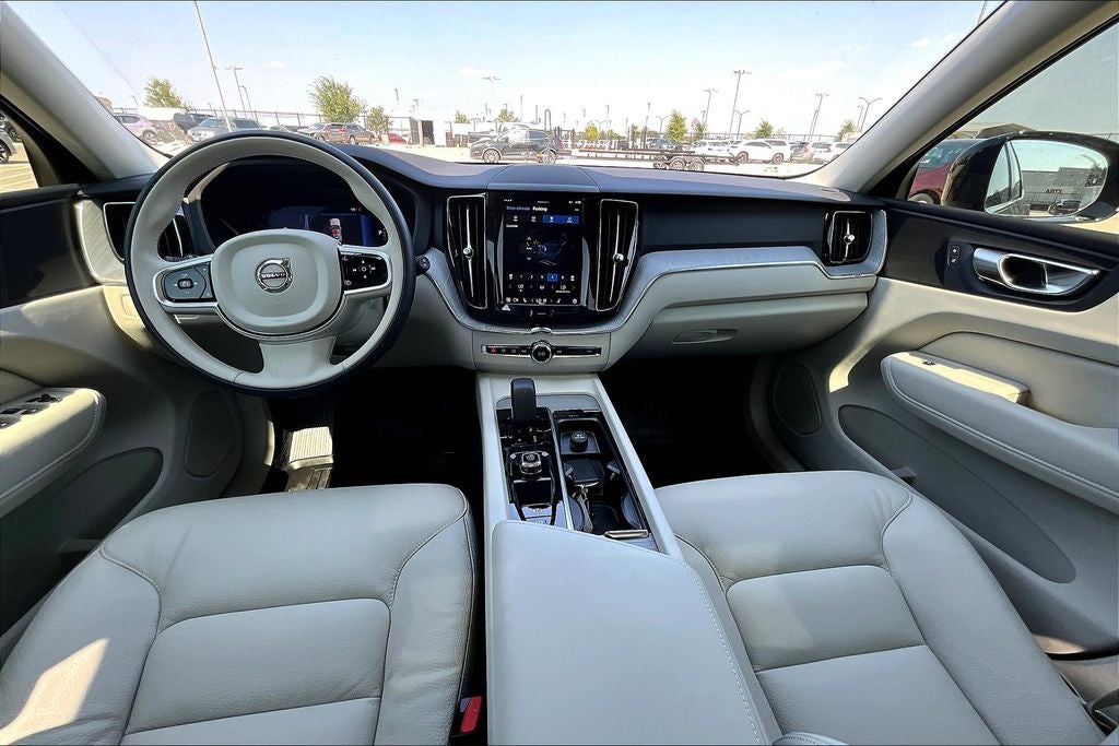 2026 Volvo XC60 B5 Plus