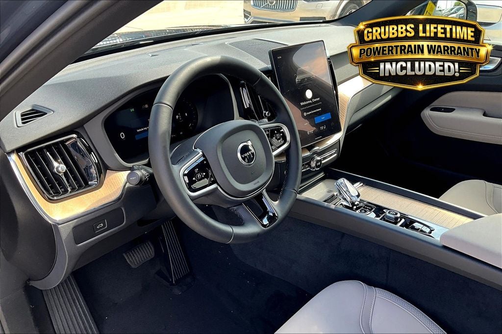 2026 Volvo XC60 B5 Plus