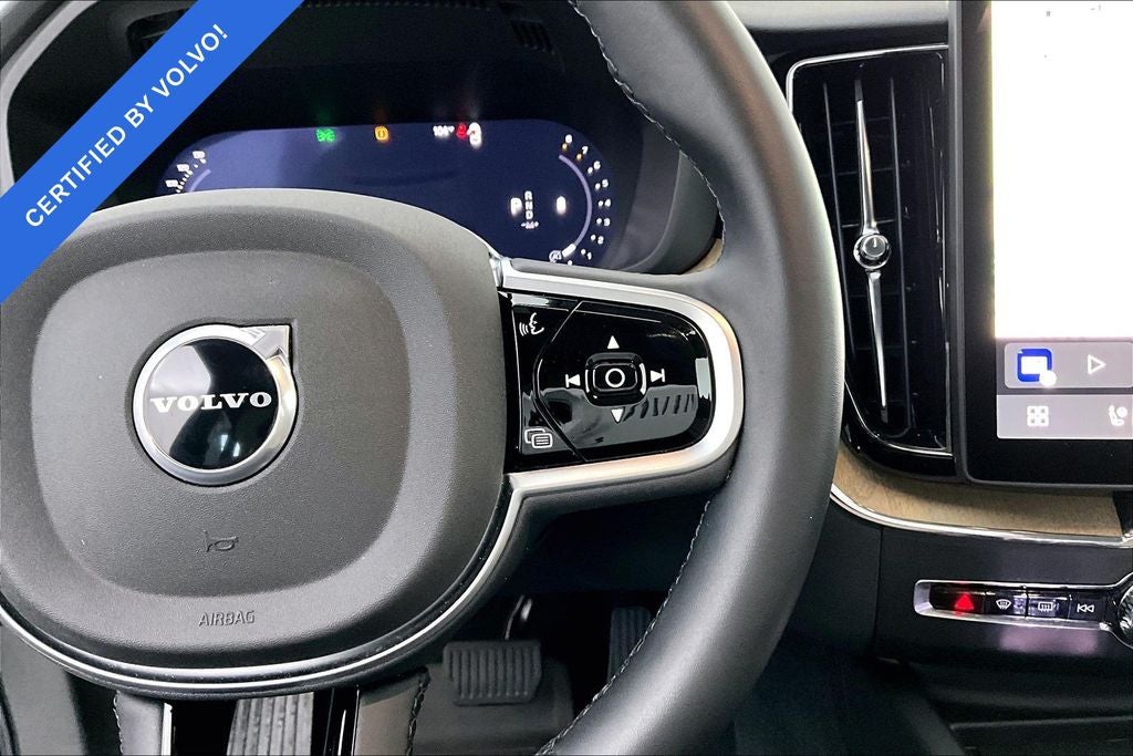 2026 Volvo XC60 B5 Plus