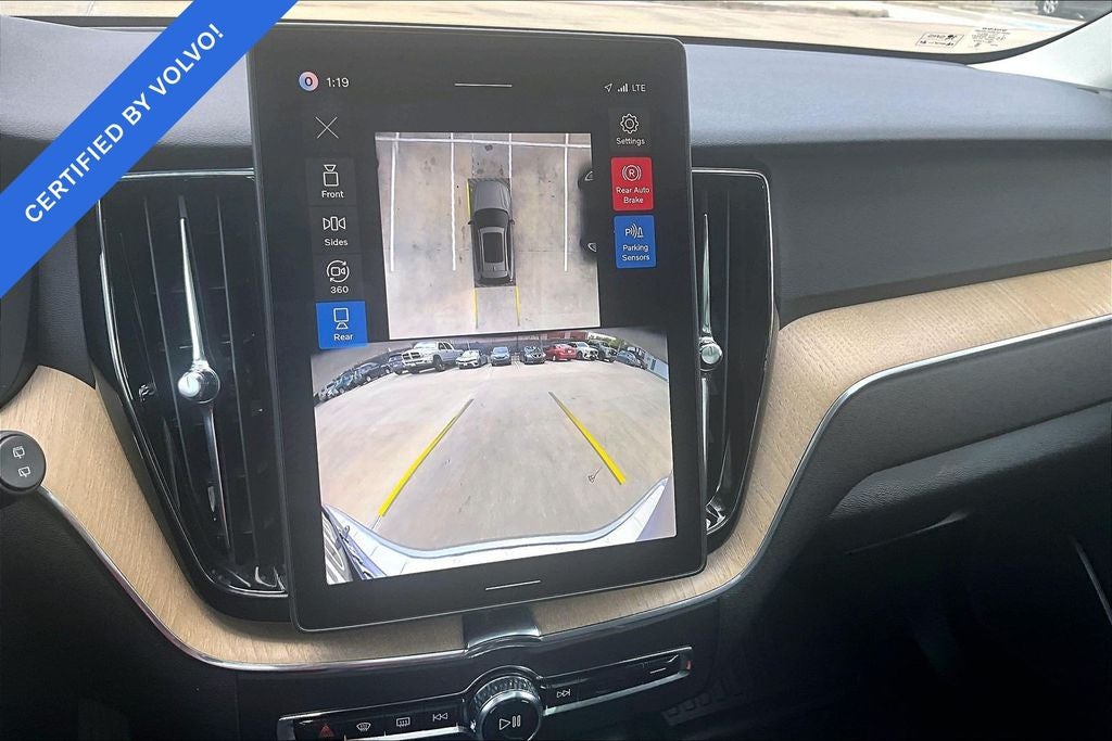 2026 Volvo XC60 B5 Plus