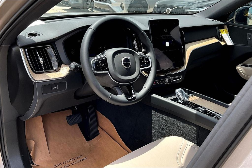 2026 Volvo XC60 B5 Plus