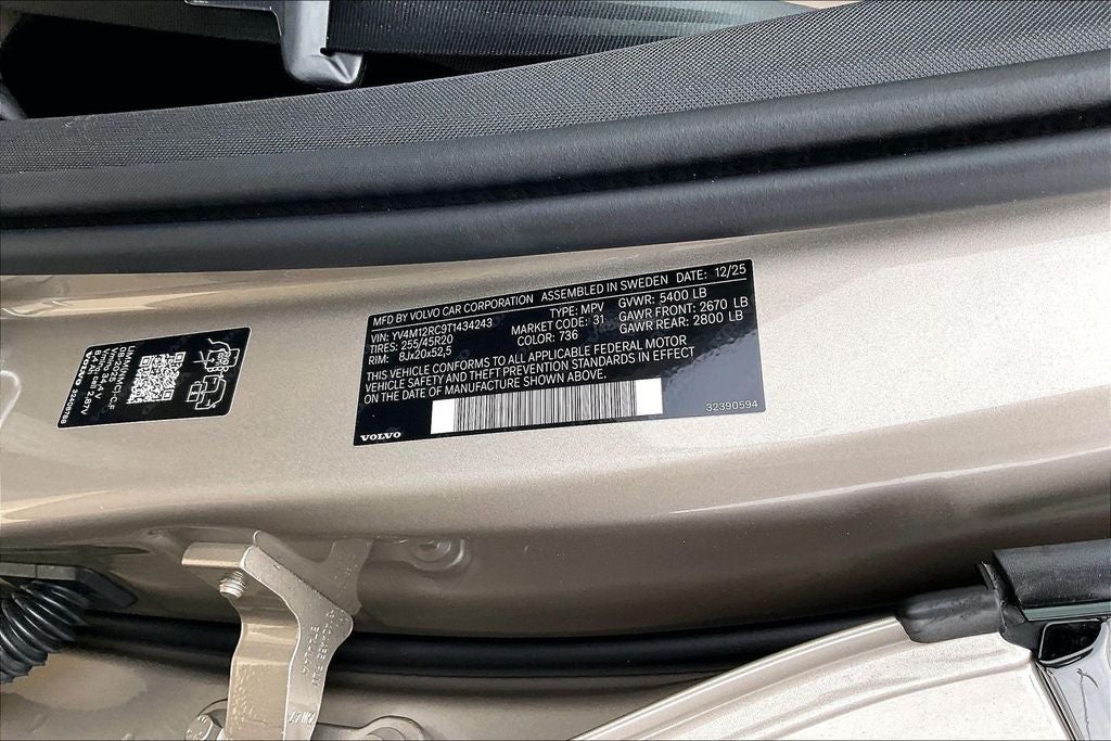 2026 Volvo XC60 B5 Plus