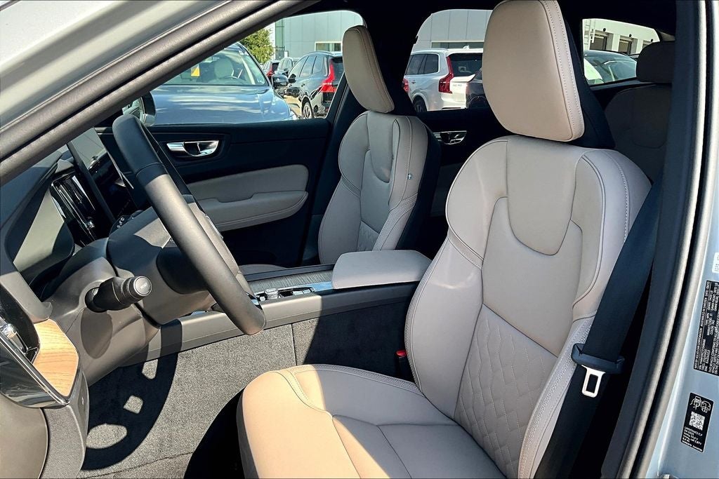 2026 Volvo XC60 B5 Plus