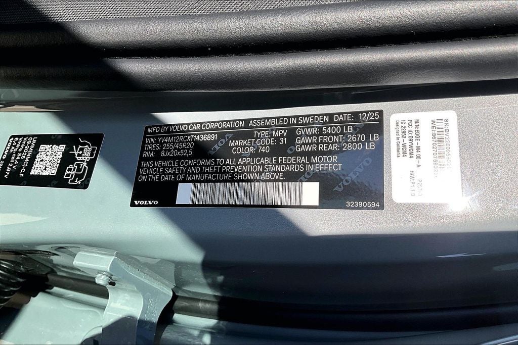 2026 Volvo XC60 B5 Plus