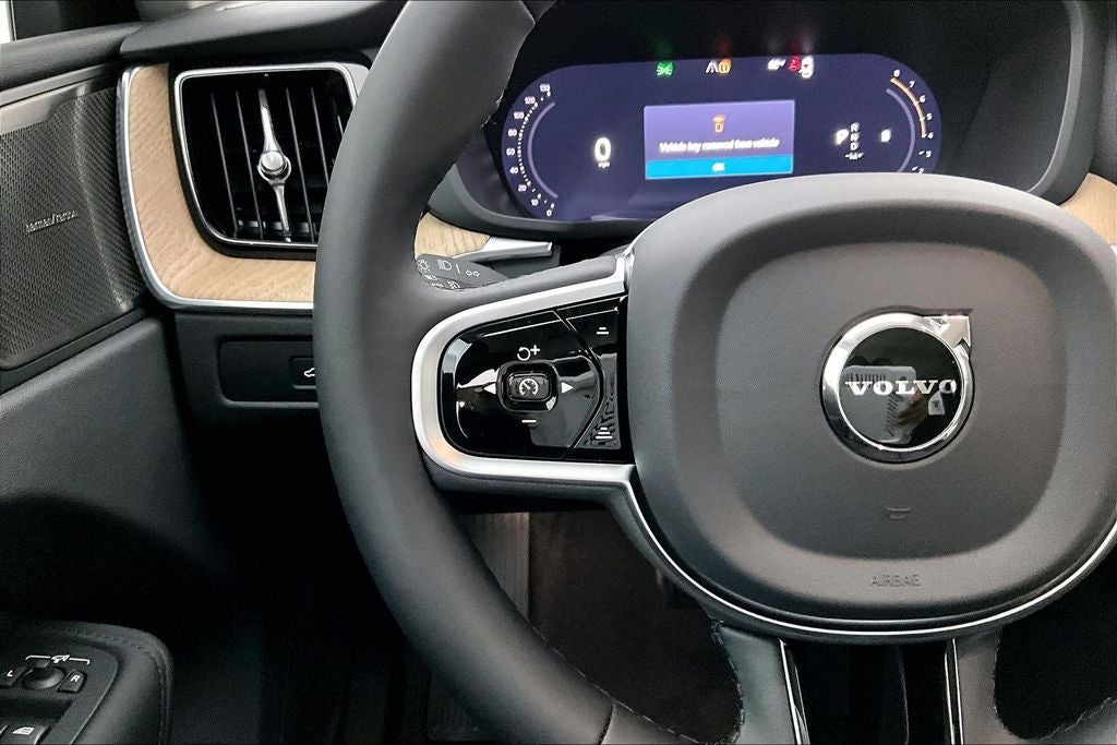 2026 Volvo XC60 B5 Plus