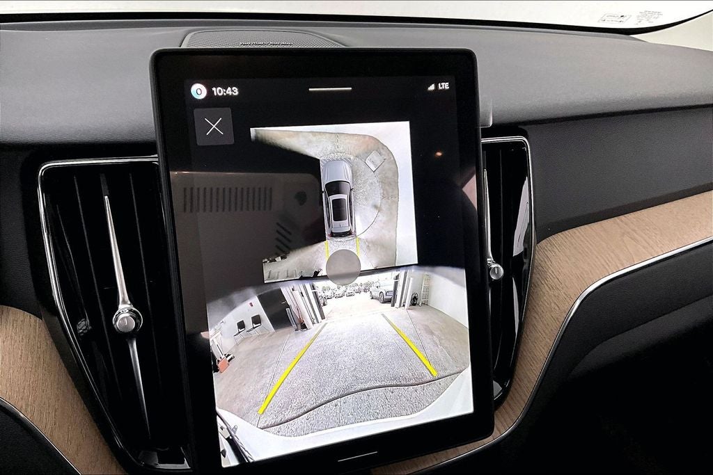 2026 Volvo XC60 B5 Plus