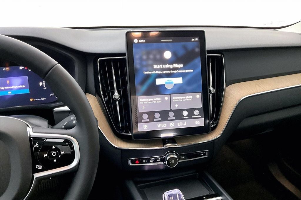 2026 Volvo XC60 B5 Plus
