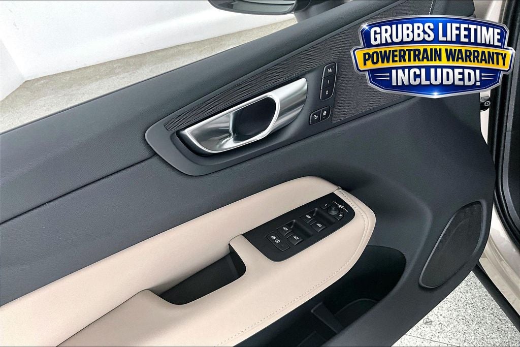 2026 Volvo XC60 B5 Plus