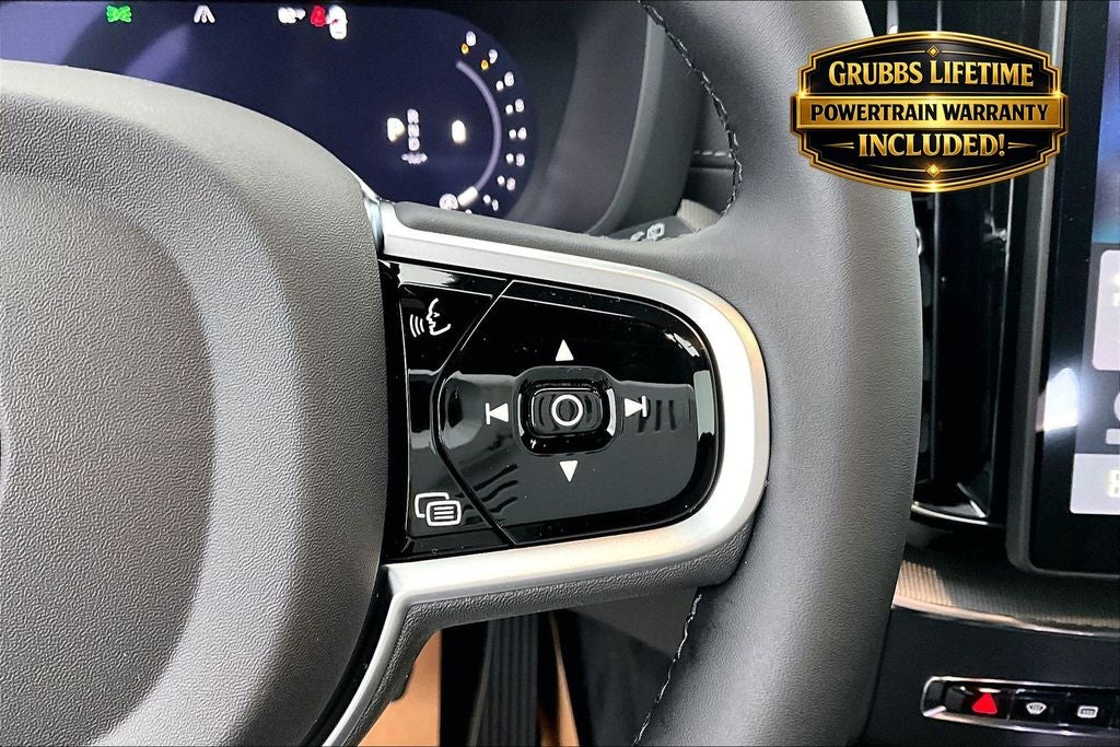 2026 Volvo XC60 B5 Ultra Black Edition