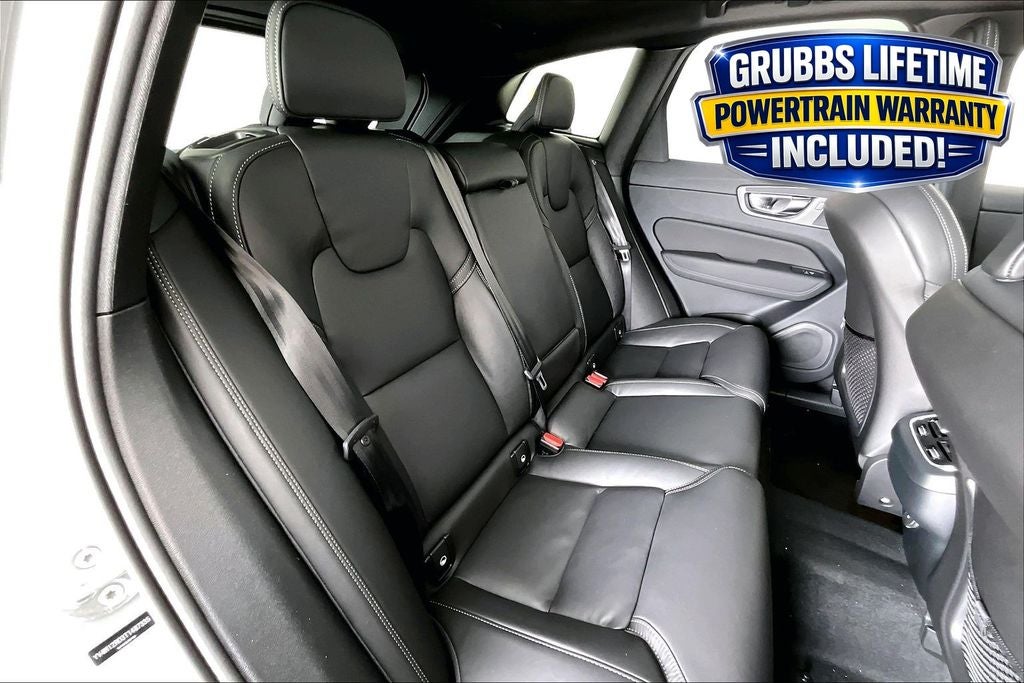 2026 Volvo XC60 B5 Ultra Black Edition