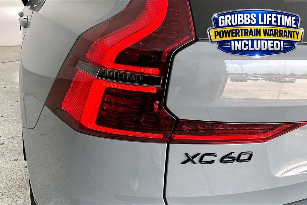 2026 Volvo XC60 B5 Ultra Black Edition