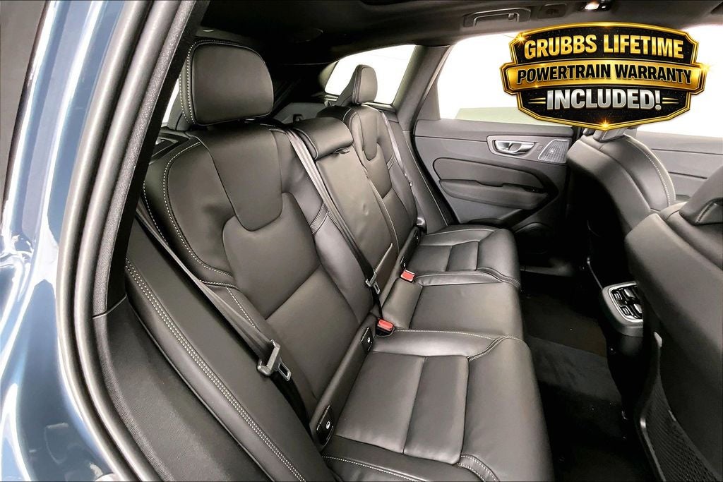 2026 Volvo XC60 B5 Ultra Black Edition