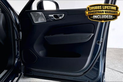 2026 Volvo XC60 B5 Ultra Black Edition