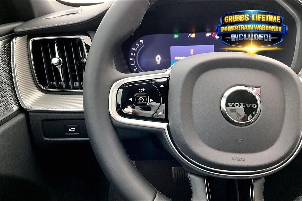 2026 Volvo XC60 B5 Ultra Black Edition