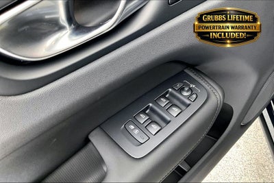 2026 Volvo XC60 B5 Ultra Black Edition