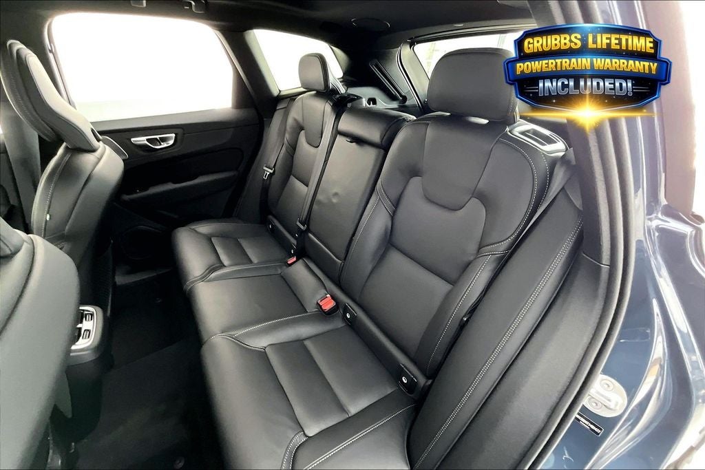 2026 Volvo XC60 B5 Ultra Black Edition