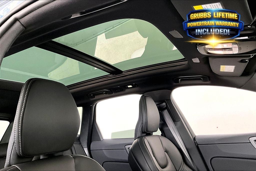 2026 Volvo XC60 B5 Ultra Black Edition