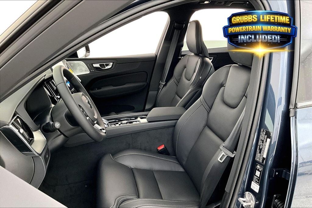 2026 Volvo XC60 B5 Ultra Black Edition