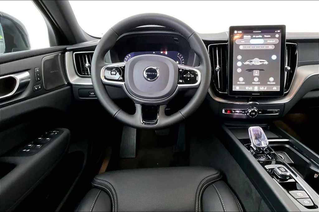 2026 Volvo XC60 B5 Ultra Black Edition