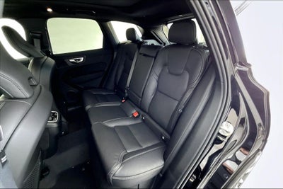 2026 Volvo XC60 B5 Ultra Black Edition