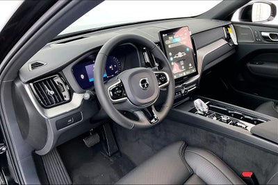 2026 Volvo XC60 B5 Ultra Black Edition
