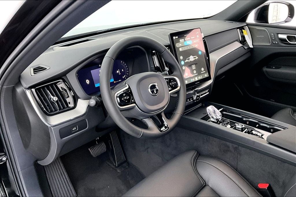 2026 Volvo XC60 B5 Ultra Black Edition