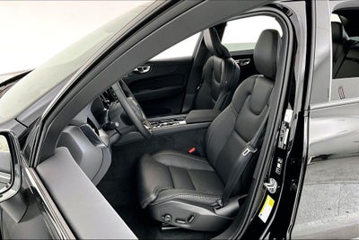 2026 Volvo XC60 B5 Ultra Black Edition