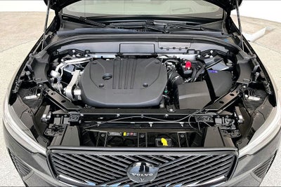 2026 Volvo XC60 B5 Ultra Black Edition