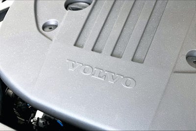2026 Volvo XC60 B5 Ultra Black Edition