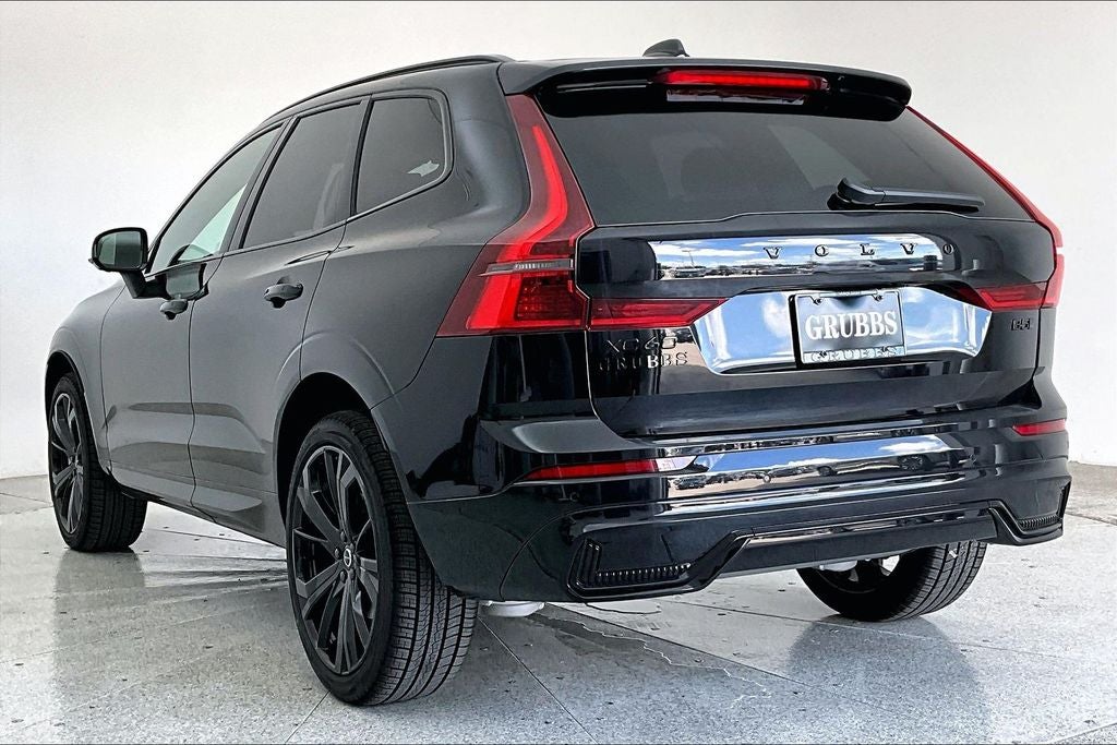2026 Volvo XC60 B5 Ultra Black Edition