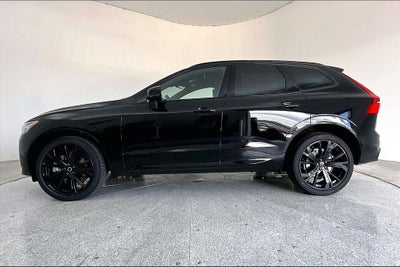 2026 Volvo XC60 B5 Ultra Black Edition