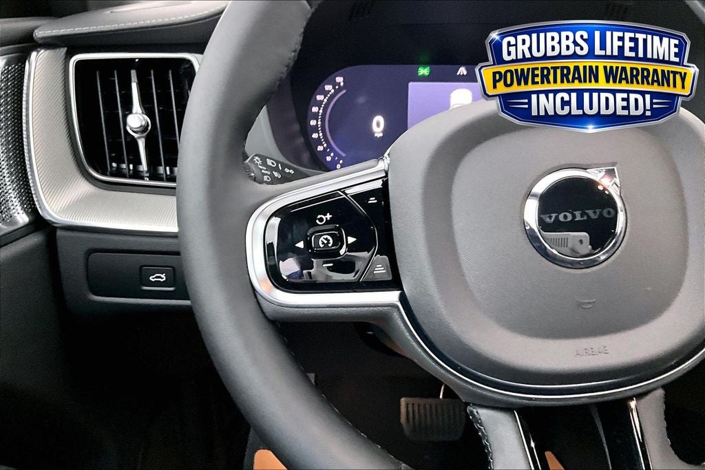 2026 Volvo XC60 B5 Ultra Black Edition
