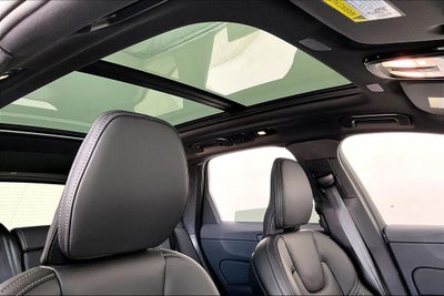 2026 Volvo XC60 B5 Ultra Black Edition