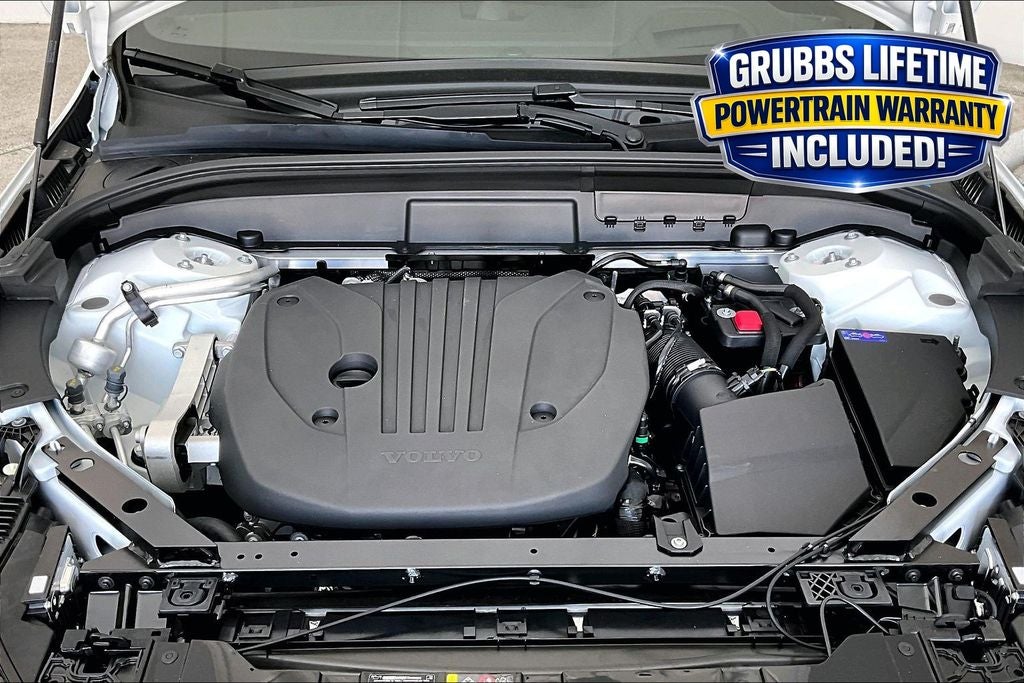 2026 Volvo XC60 B5 Ultra Black Edition