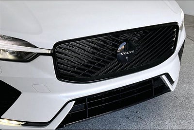 2026 Volvo XC60 B5 Ultra Black Edition