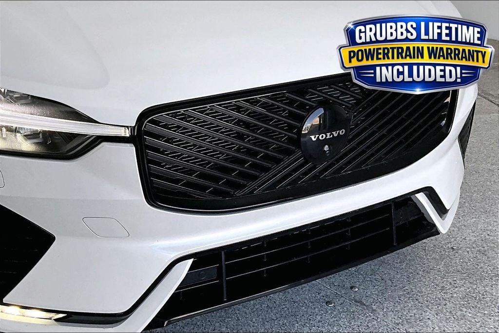 2026 Volvo XC60 B5 Ultra Black Edition