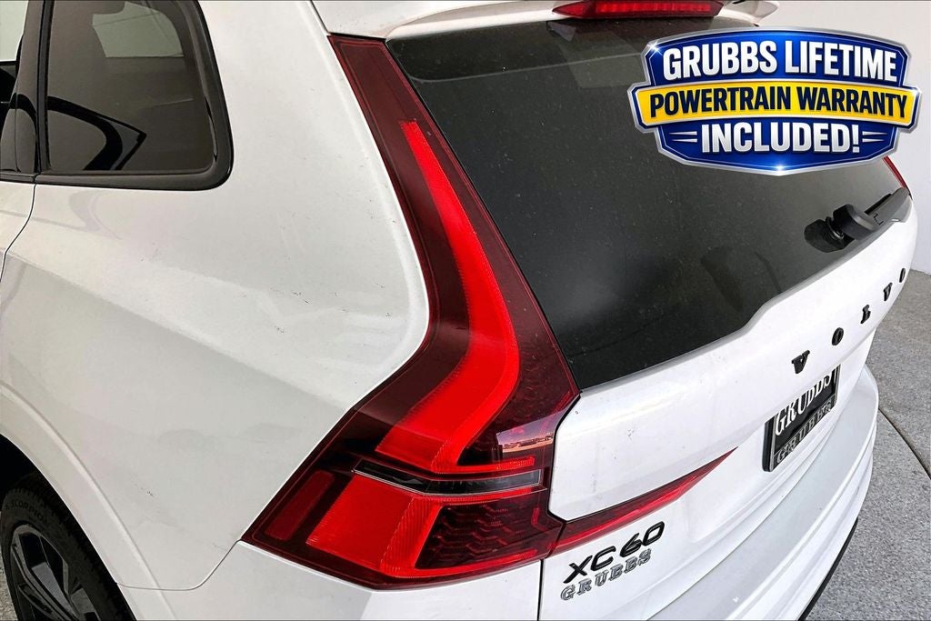 2026 Volvo XC60 B5 Ultra Black Edition