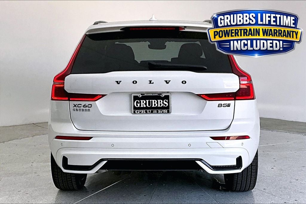 2026 Volvo XC60 B5 Ultra Black Edition